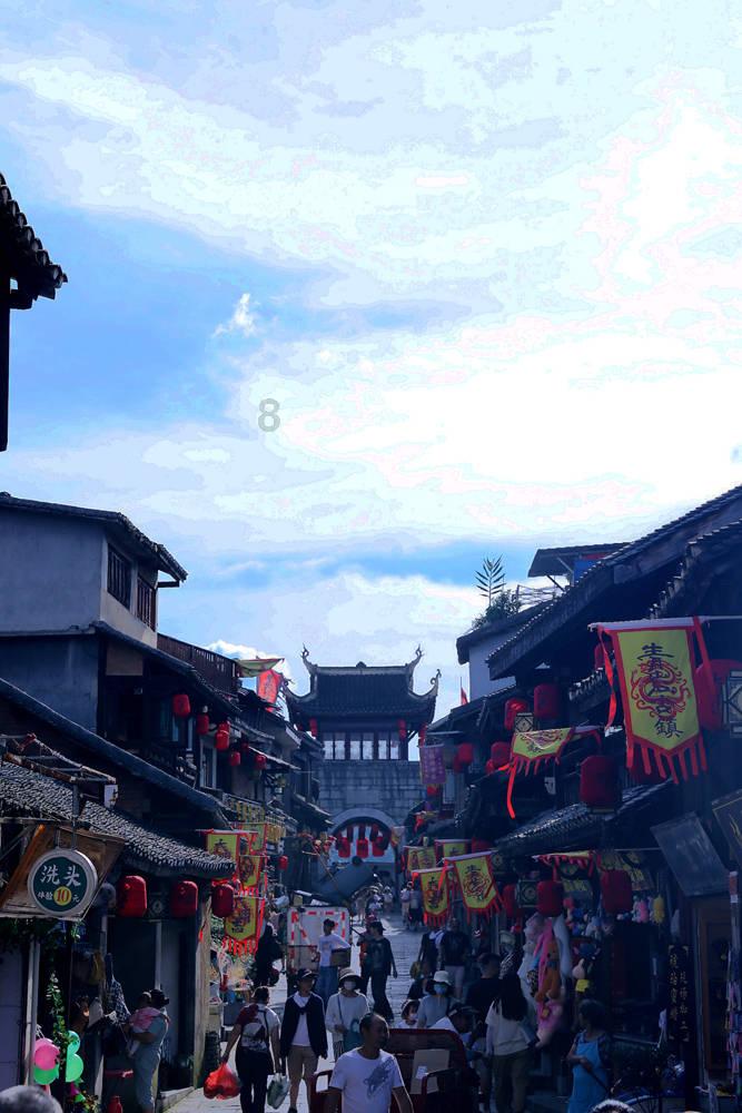 金融助力实体经济“轻装前行”（锐财经）